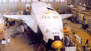 Illustration for article titled The Soviet space shuttle's final ride